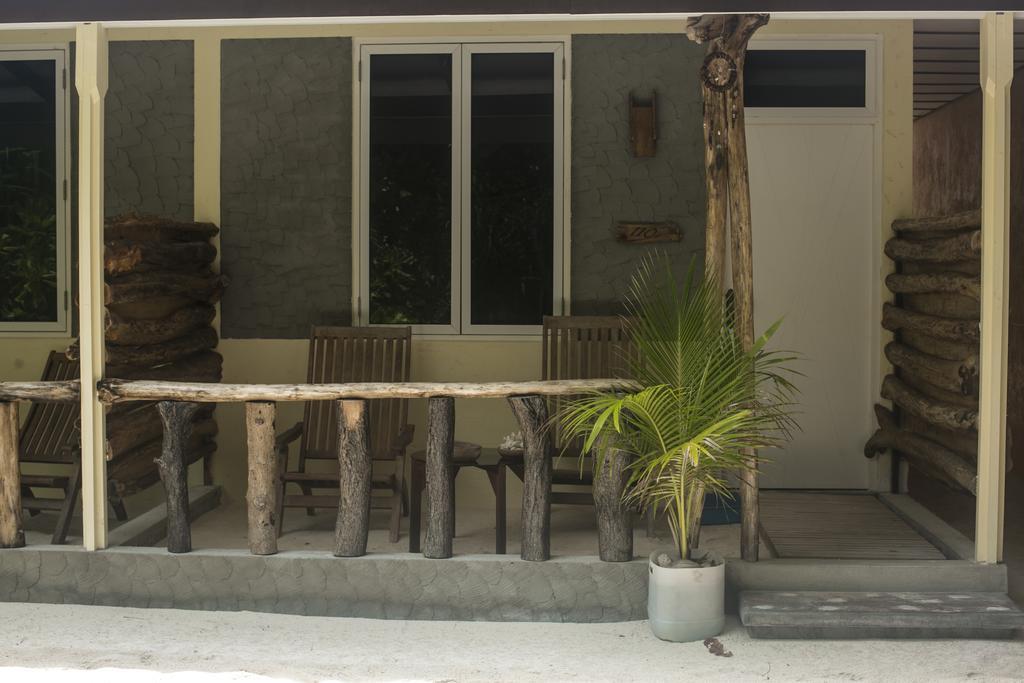 Rasdhoo Island Inn Beachfront Exterior photo