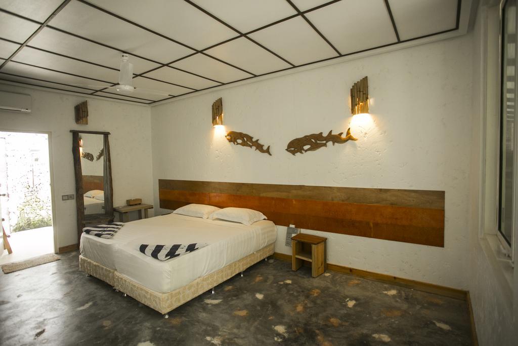 Rasdhoo Island Inn Beachfront Exterior photo