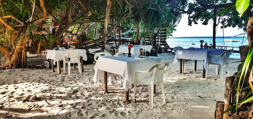 Rasdhoo Island Inn Beachfront Exterior photo