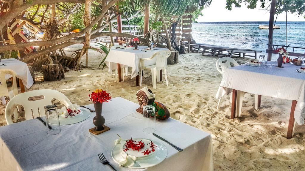 Rasdhoo Island Inn Beachfront Exterior photo